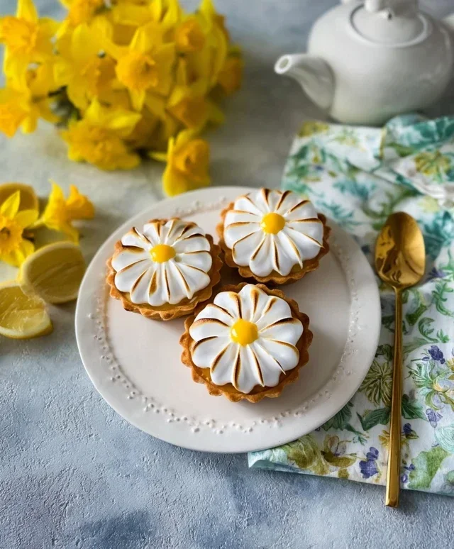 Daisy Lemon Meringue Pies